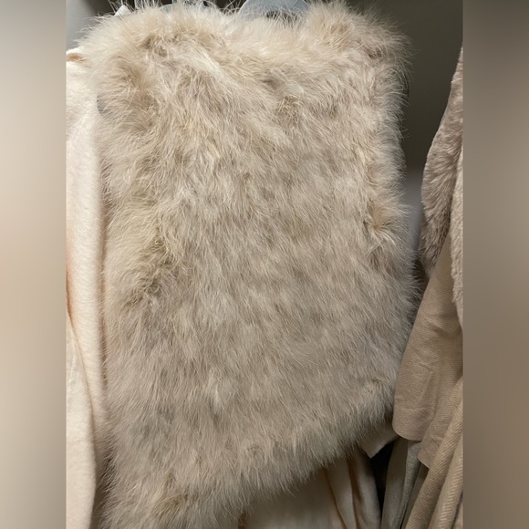 100% turkey feather vest from Club Monaco. in size small - Picture 3 of 3